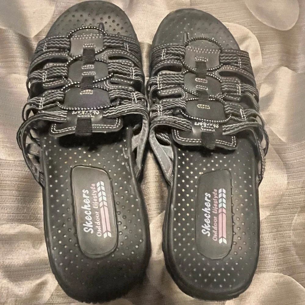 Skechers Black Sandals size 8 - Picture 2 of 4